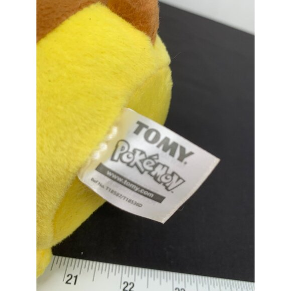Tomy 2017 Pokémon Pikachu 7 Inch Plush Stuffed Animal - Picture 4 of 5